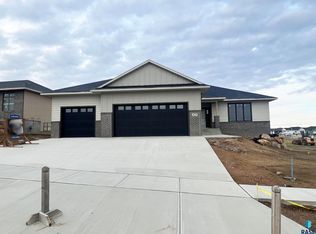 2609 S Galena Ave, Sioux Falls, SD 57110