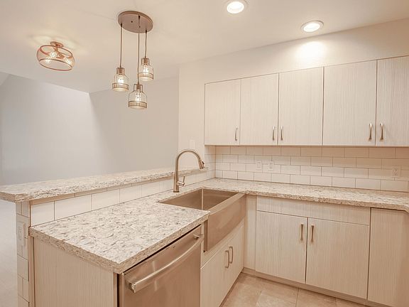 5th image of 1717 E Union Hills Dr Unit 1051