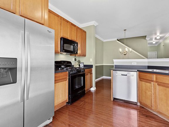 5th image of 373 Bluegrass Pkwy #373