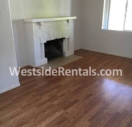 4th image of 3045 Poe St