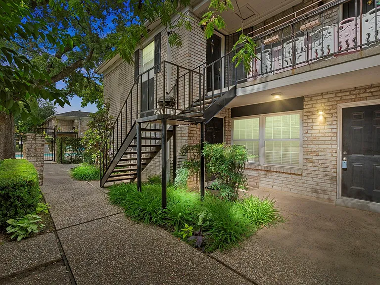 7900 Westheimer Rd #121 — Photo 2