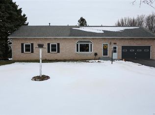204 Pleasant View Dr, Lancaster, NY 14086