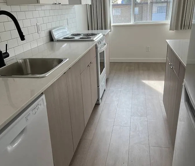 331 Hospital St — Photo 16