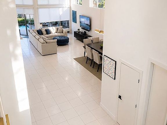 4th image of 5799 Regency Cir NW