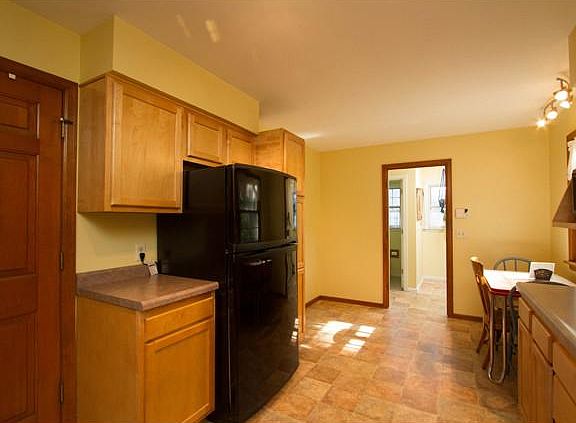 5th image of 2195 N Brookside Blvd