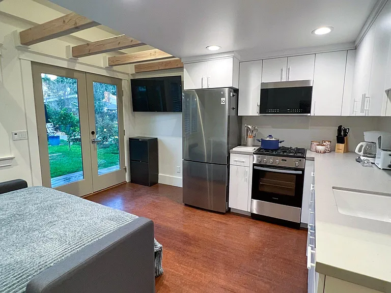 4040 E Vermont St #A — Photo 22