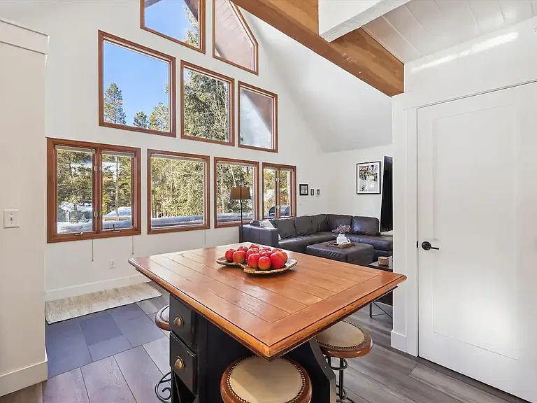 71 Regal Cir — Photo 18