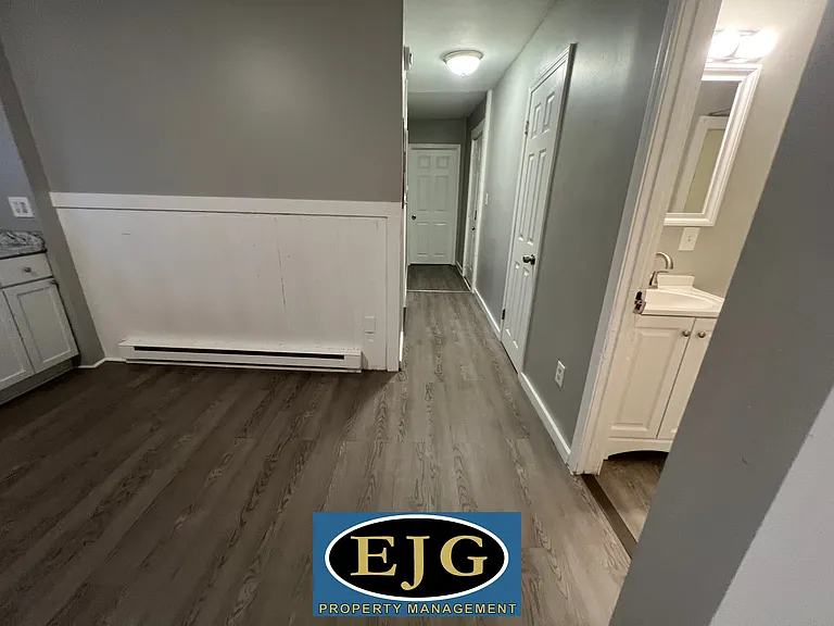 211 Pine St #2 — Photo 9