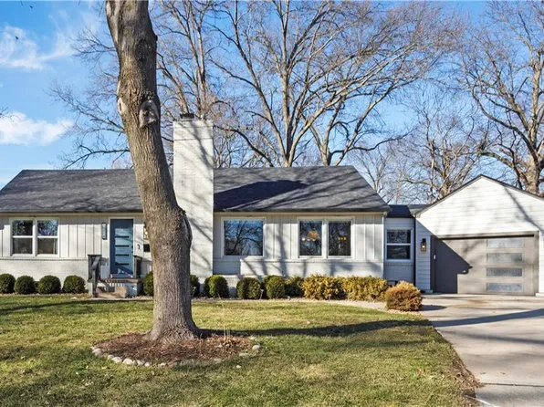 5214 Aberdeen Cir, Mission, KS 66205