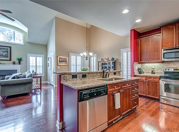 4th image of 8328 Elmcroft Ct