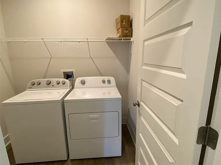 5870 Danbury Blvd — Photo 26