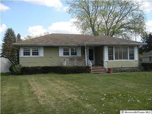 13 Kenmore Rd photo 1