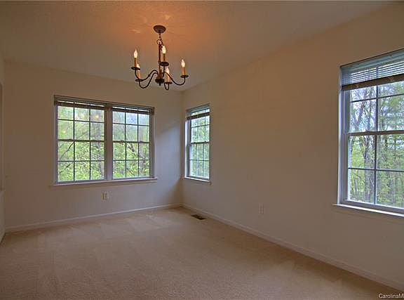 5th image of 89 Farm Ln