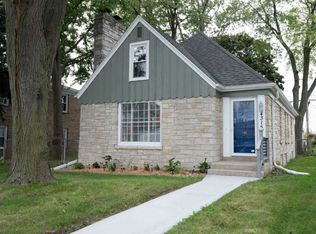 4315 W Capitol Dr, Milwaukee, WI 53216