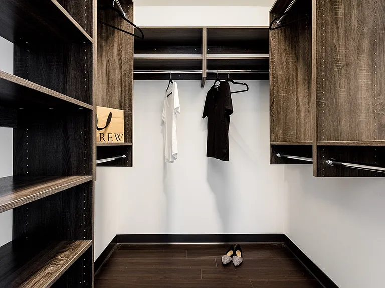 Seven 10 West — Photo 14