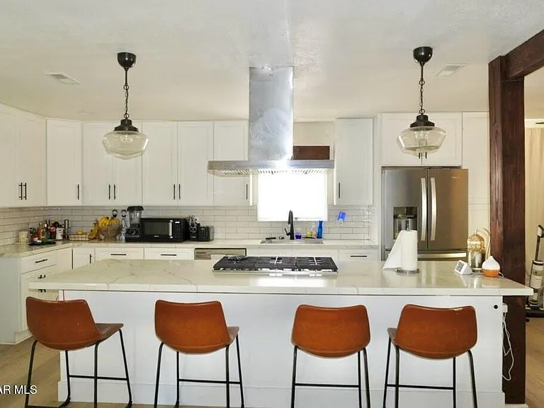 2301 Mono St — Photo 5