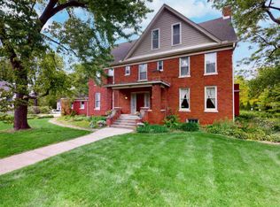 605 W Downer Pl, Aurora, IL 60506