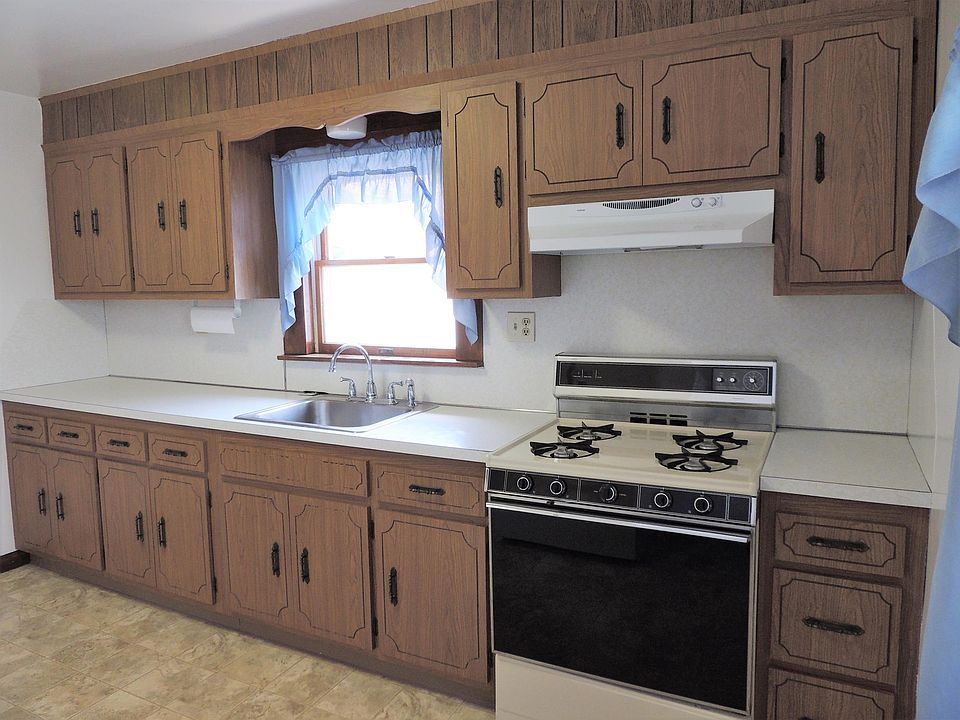 1st image of 26 Maple Ave Floor 2