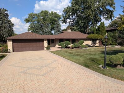 72 Timber View Dr, Oak Brook, IL, 60523