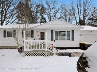 2816 Memory Ln, Lansing, MI 48911