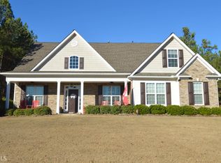 38 Sweet Bay Dr, Sharpsburg, GA 30277