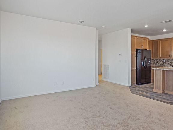 5th image of 122 Loma Verde Ln