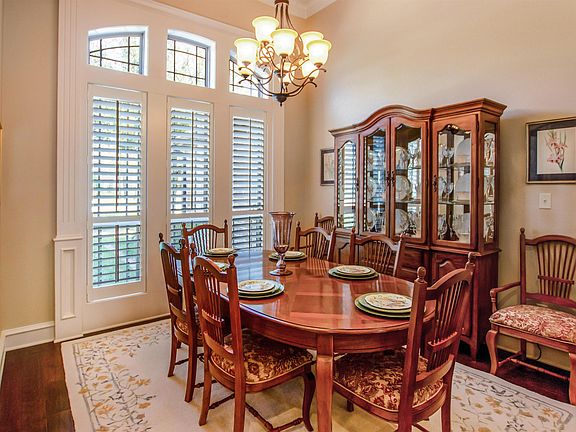 4th image of 8529 Castleton Way