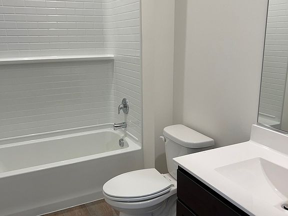 4th image of 7638 W 105th Pl