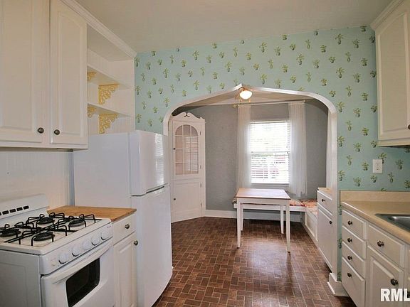 4th image of 1322 W Margaret Ave