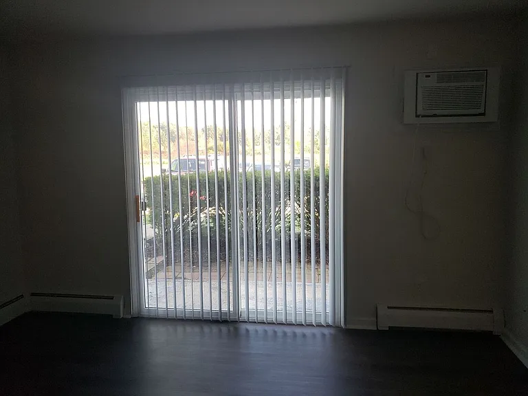 Glen Crest Apartments — Photo 12