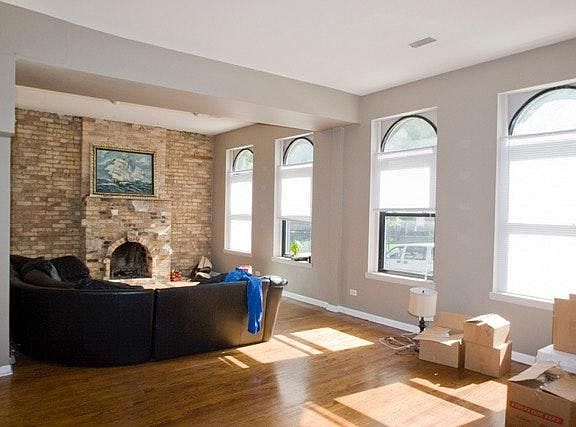 2nd image of 864 W Aldine Ave #1