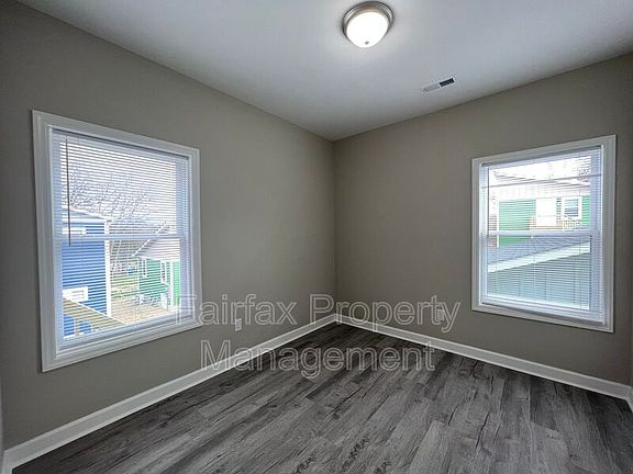5th image of 2305 Owen St APT B