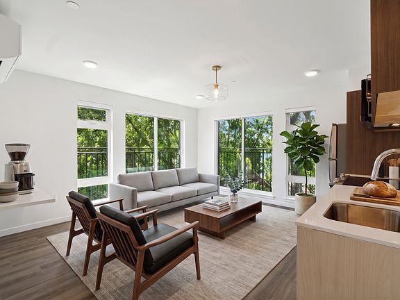 5th image of 514 Federal Ave E #402