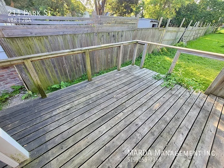 211 Park St — Photo 34