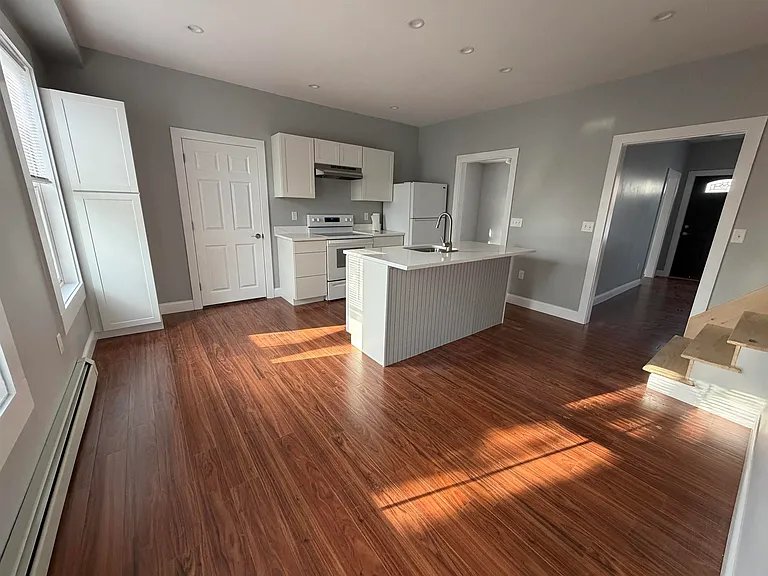 4 Elm St #B — Photo 8