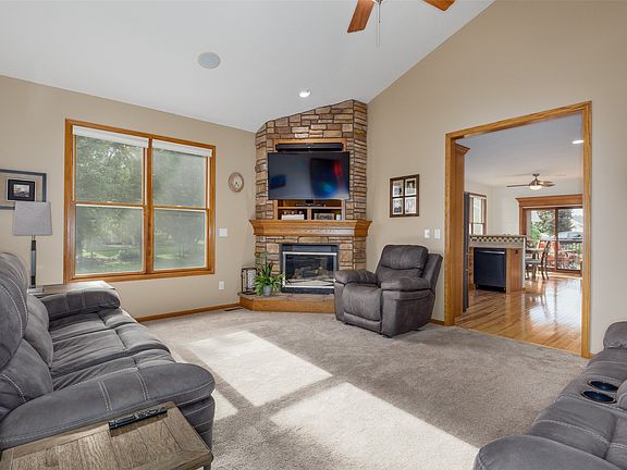 5th image of 4006 SW Bluegrass Dr