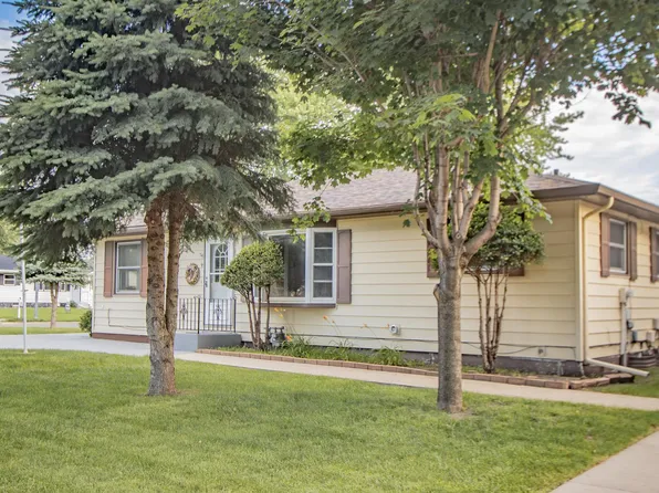 1704 Bantom Pl, Worthington, MN 56187