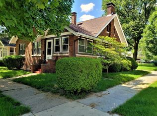 1406 E Jackson St, Bloomington, IL 61701