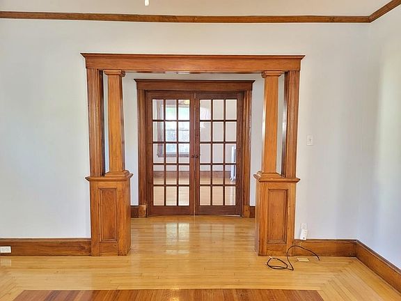 5th image of 39 Woodward Ave #39