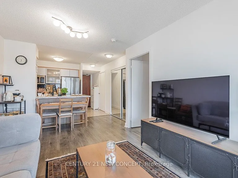 18 Harrison Garden Blvd #903 — Photo 8