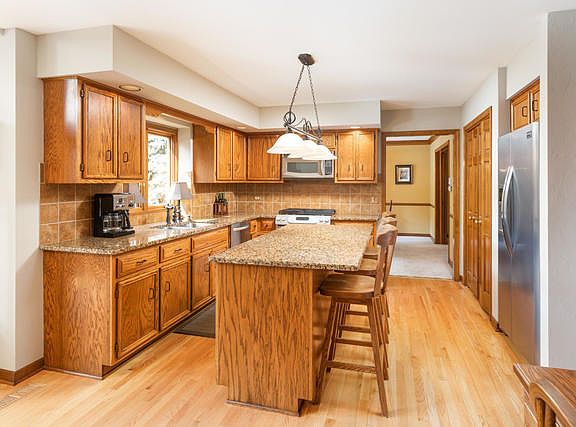 4th image of 1523 Parkfield Ct