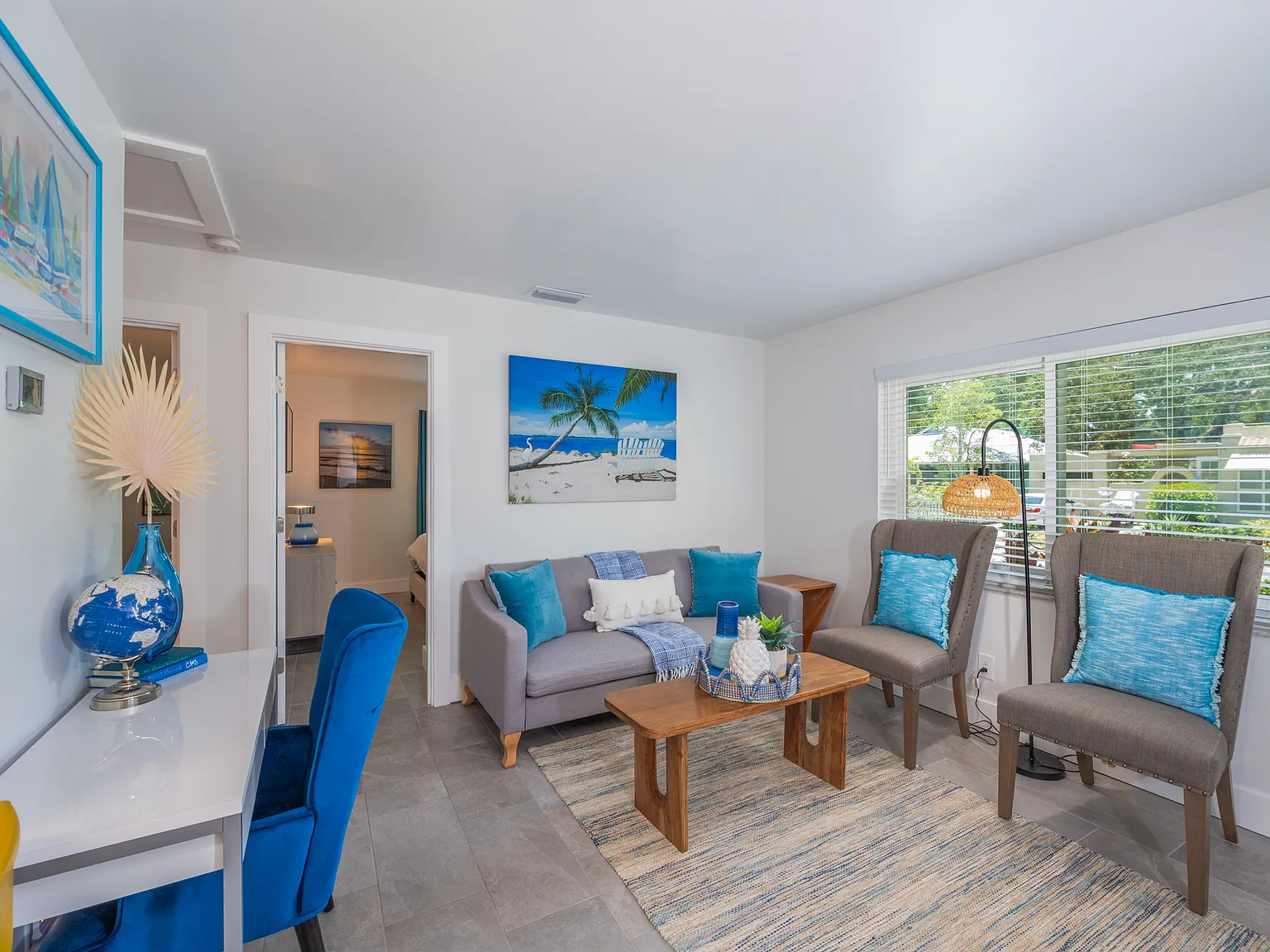 2 bed, 700 sqft, $2,200 — Photo 2