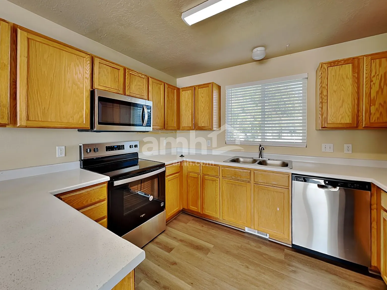 5 bed, 3.0 bath, 2484 sqft, $2,515 — Photo 3