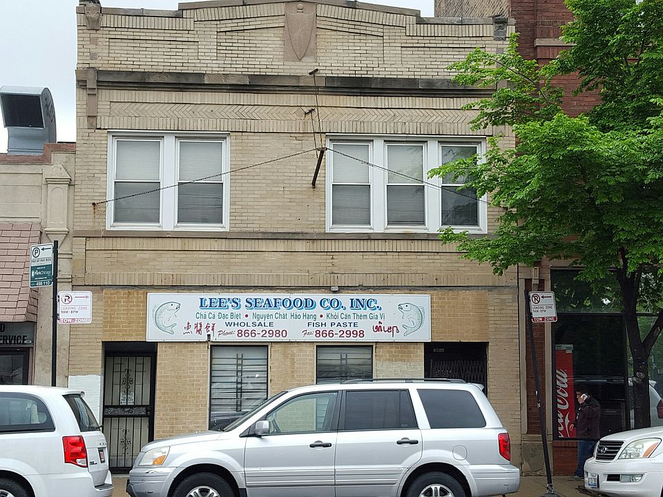1st image of 3055 W Lawrence Ave