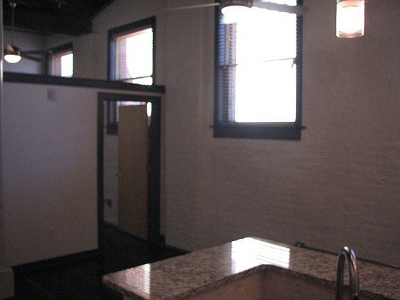 3rd image of 1822 E Franklin St APT 107