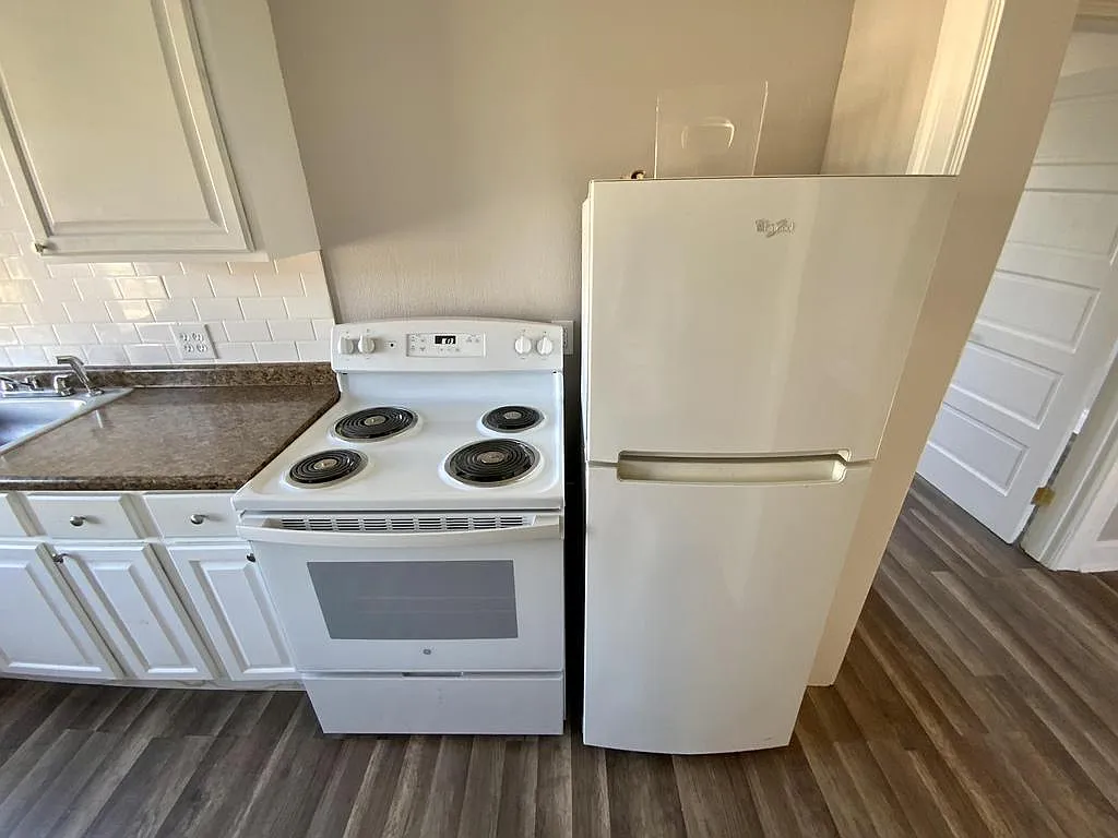 1 bed, 750 sqft, $990 — Photo 4