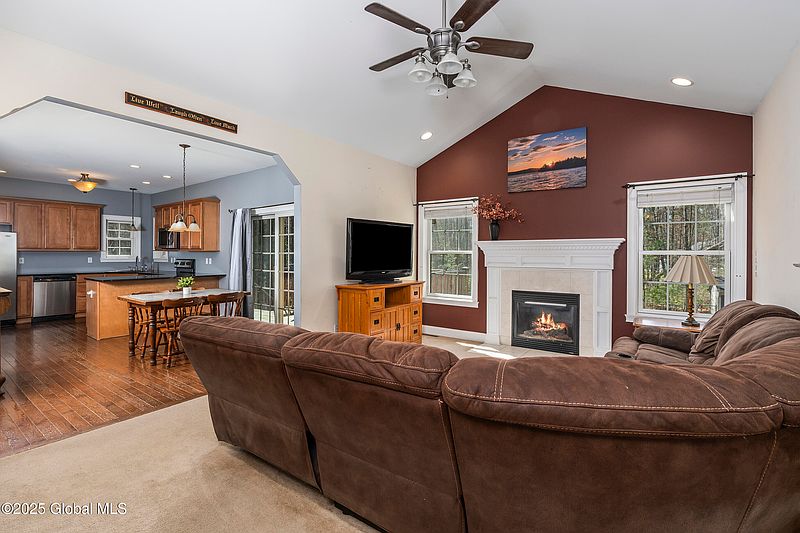 4th image of 455 Gansevoort Road