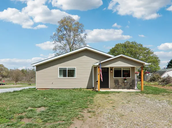 111 W Crawford St, Landrum, SC 29356