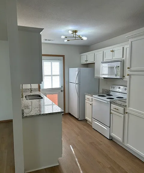 4470 W Bungalow St — Photo 6