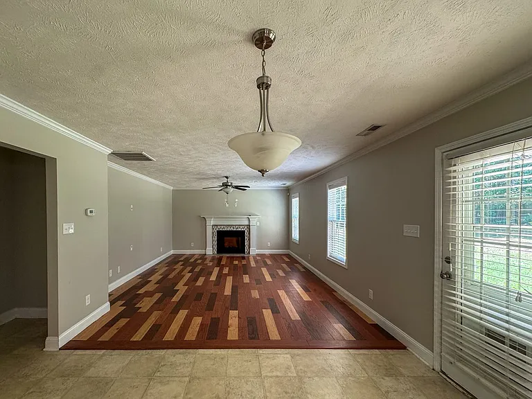 111 Whistling Pine Dr — Photo 4